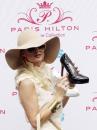 Парис Хилтън рекламира новата си колекция обувки в Мексико