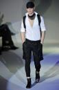 Мрачната пролетна колекция на Emporio Armani
