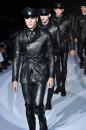 Мрачната пролетна колекция на Emporio Armani